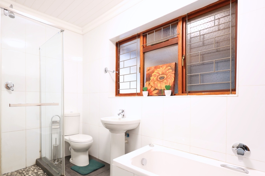 3 Bedroom Property for Sale in Uitsig Western Cape